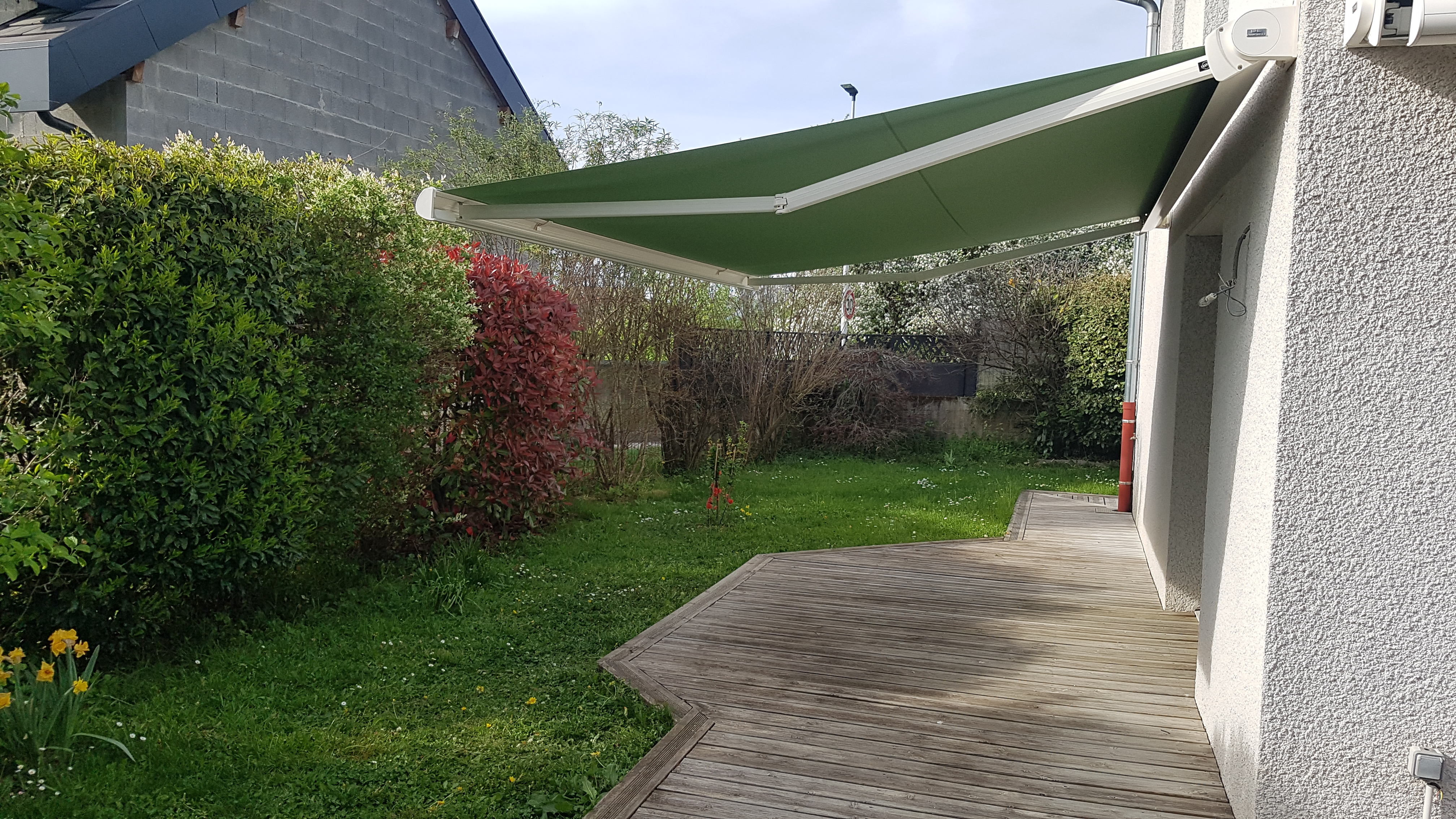 Store banne Drumettaz-Clarafond | Installation Franciaflex FELICIA près d'Aix-les-Bains Store banne Drumettaz-Clarafond | Installation Franciaflex FELICIA près d'Aix-les-Bains